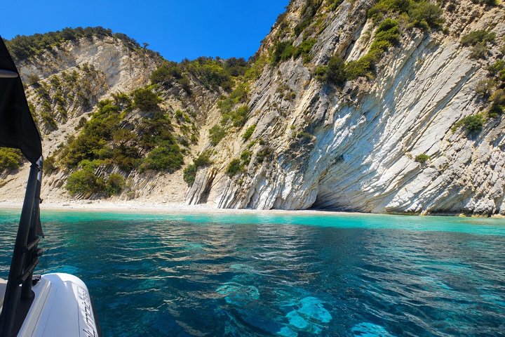PIGS BAY in ATOKOS Island / LEFKADA - Private Day BOAT CRUISE