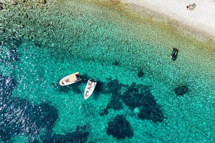 PIGS BAY in ATOKOS Island / LEFKADA - Private Day BOAT CRUISE