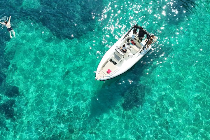 PIGS BAY in ATOKOS Island / LEFKADA - Private Day BOAT CRUISE