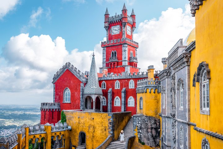Half-Day Sintra and Pena Palace Tour from Lisbon with Small-Group