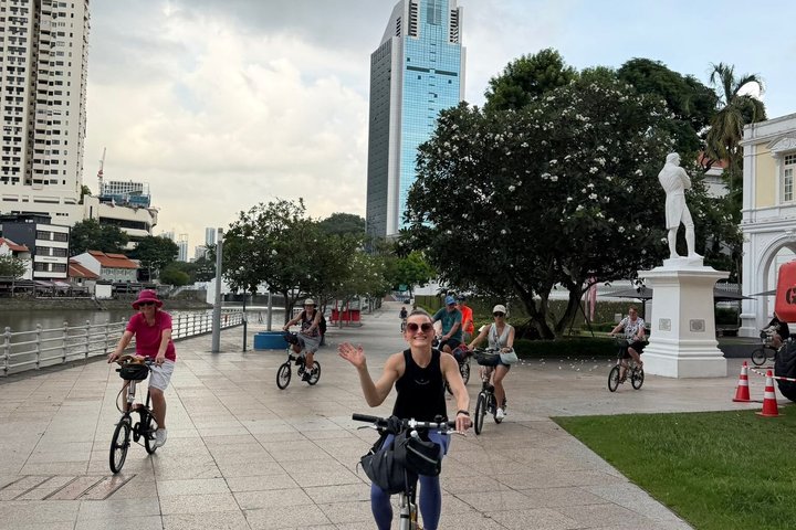 Lion City Bike Tour of Singapore