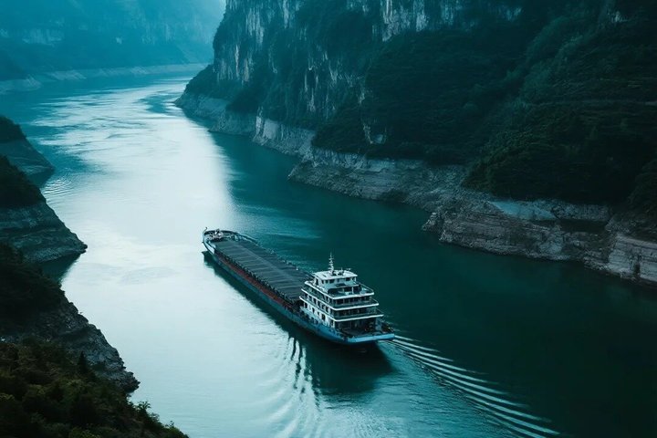 Chongqing 1-Day Group Tour to Gongtan Ancient Town with Cruise