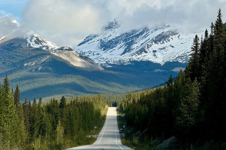 Lake Louise, Moraine, Emerald Lake, Johnston Canyon, Banff Town