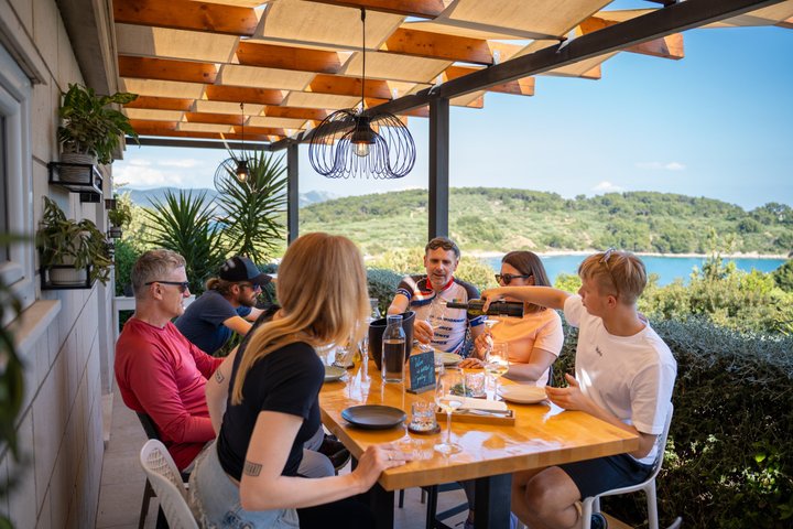 Bike and Wine Korcula Adventure - Half Day Guided Bike Tour