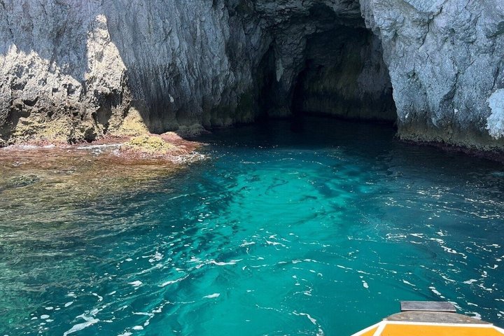 Syracuse Boat tour of the island of Ortigia and sea caves