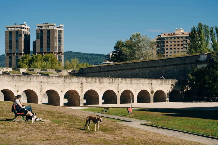 Hello Pamplona: Private 2-Hour Intro City Walk with Local Guide