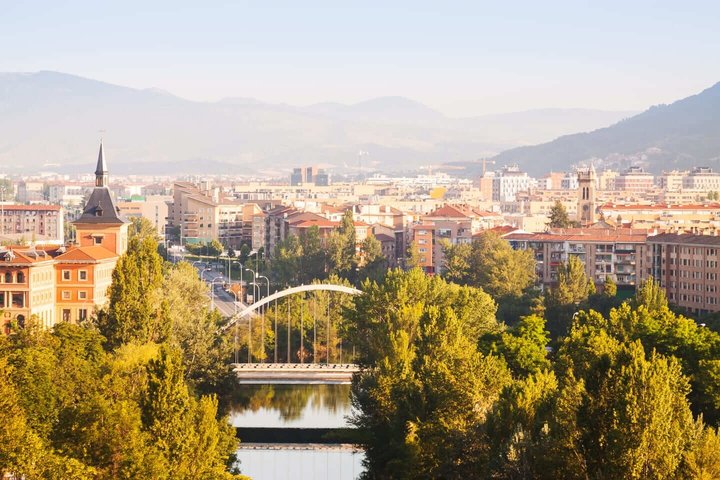 Hello Pamplona: Private 2-Hour Intro City Walk with Local Guide