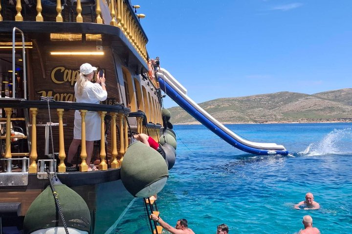 3 Island Luxury Cruise with 4 Swimming Stops with Captain Morgan
