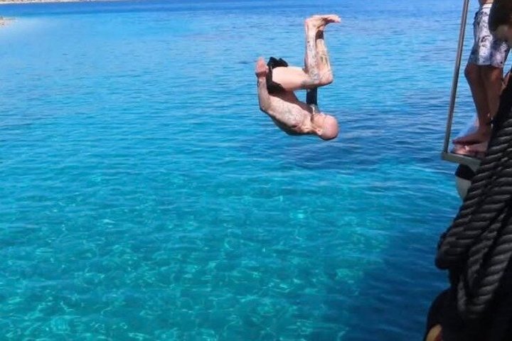 3 Island Luxury Cruise with 4 Swimming Stops with Captain Morgan