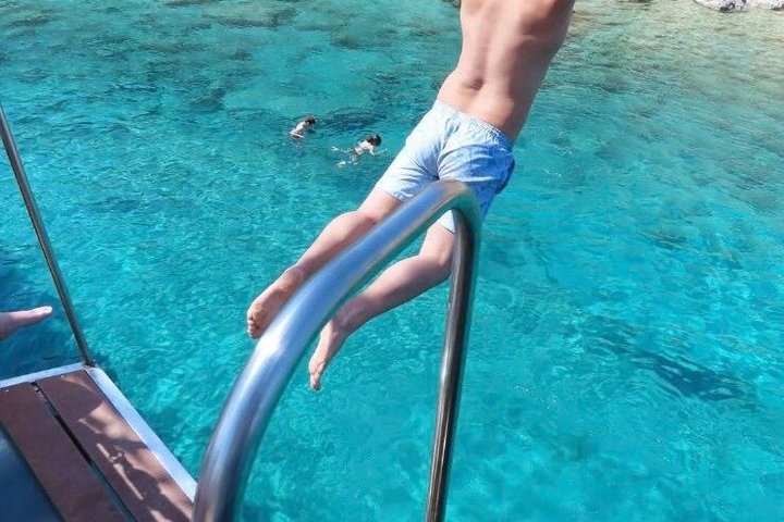 3 Island Luxury Cruise with 4 Swimming Stops with Captain Morgan