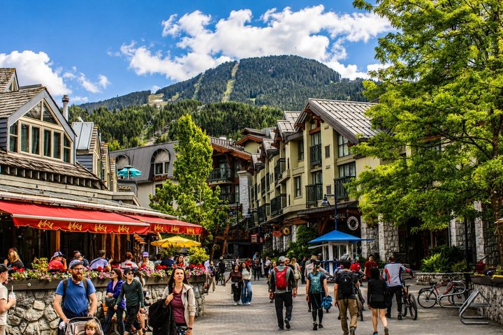 Whistler Tour from Vancouver + Sea to Sky Gondola + Shannon Falls