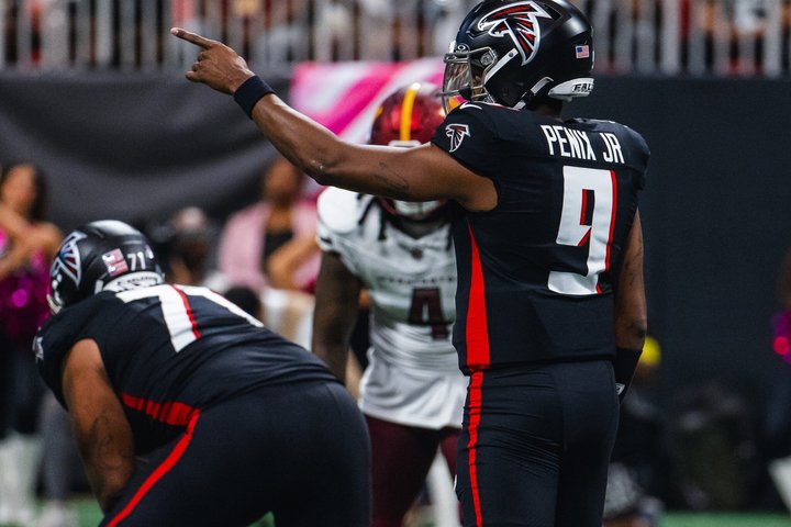 Atlanta Falcons Football Game at Mercedes Benz Stadium