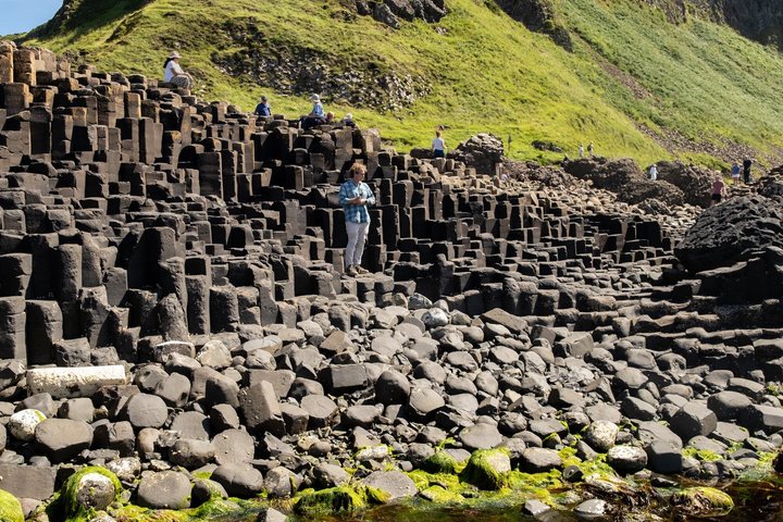 Dublin to Dunluce Castle, Giant's Causeway and Belfast Day Tour