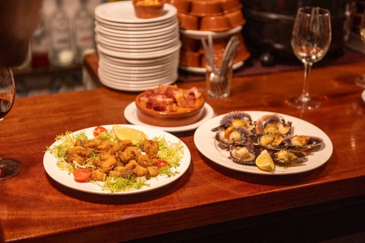 Madrid Tapas & Wine Tasting Food Tour – Small Group Local Bars