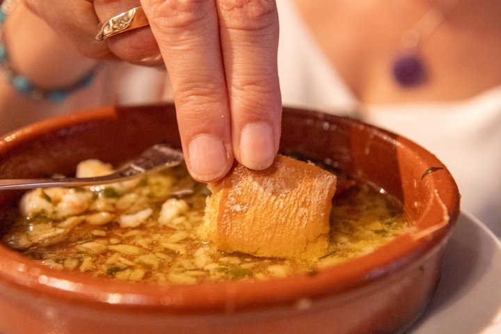 Madrid Tapas & Wine Tasting Food Tour – Small Group Local Bars