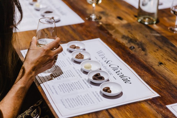 Premium Hunter Valley Wine Tour with Tastings & 2 Course Lunch