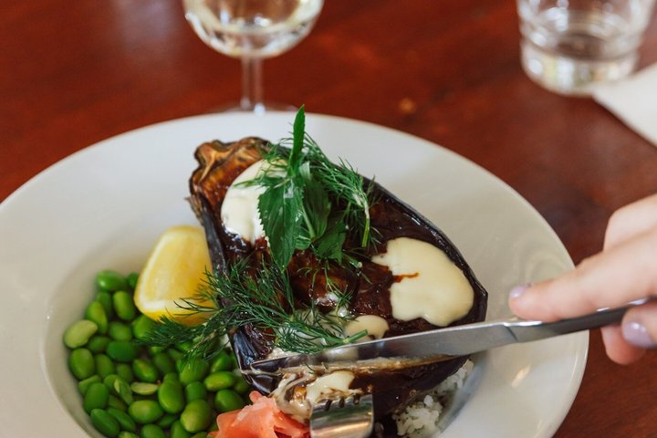 Premium Hunter Valley Wine Tour with 2-Course Lunch from Sydney