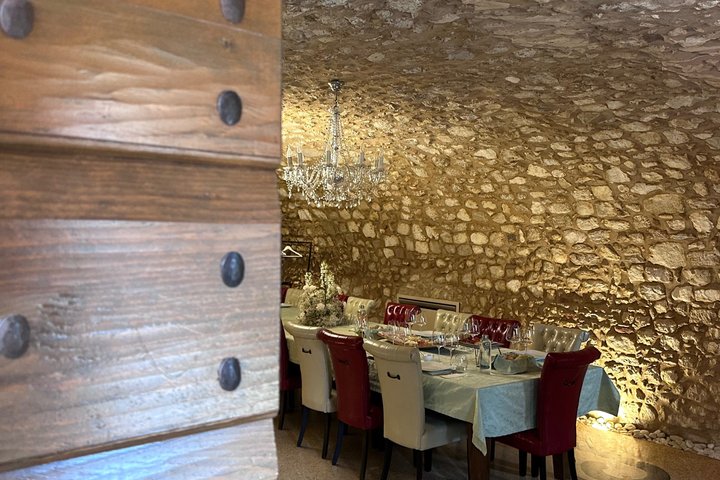 Grand tour of Valpolicella : Amarone focus, 2 Wineries and Lunch