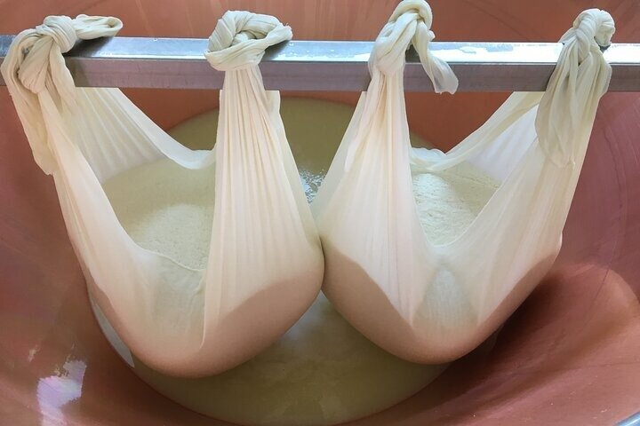 Parma Delights Tour: Parmigiano, Prosciutto & Balsamico