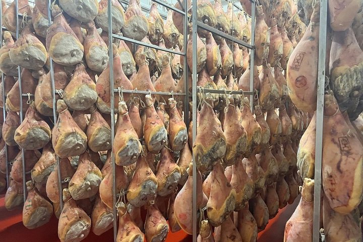 Parma Delights Tour: Parmigiano, Prosciutto & Balsamico