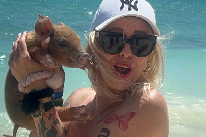 Swim with the Pigs Freeport @Creative Eco Adventures