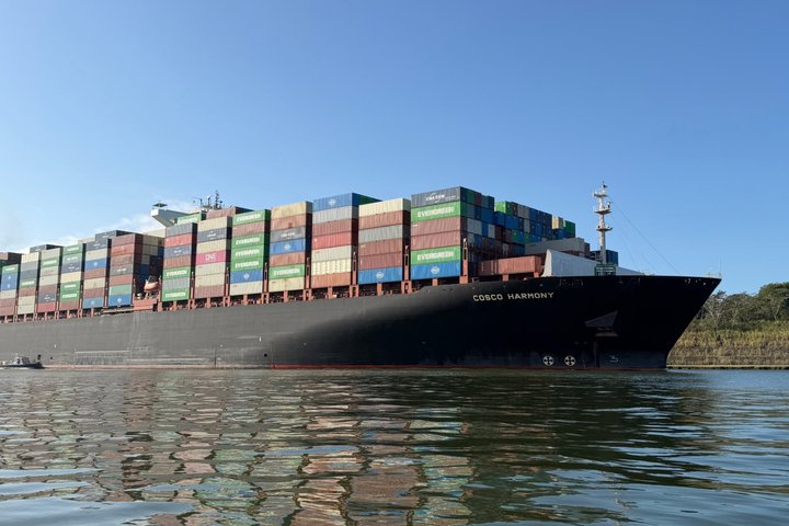 Explore Panama Canal and Gatun Lake with Rainforest Jungle Walk
