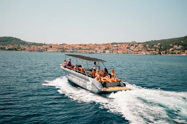 Zadar: 3 Islands Luxury Boat Tour with Aperol Spritz & Snorkeling