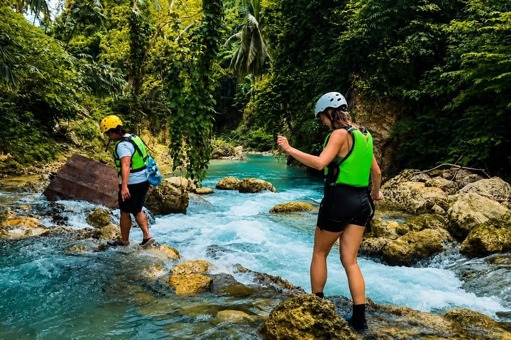 Cebu: Oslob Whale Shark Swimming & Kawasan Falls Canyoneering