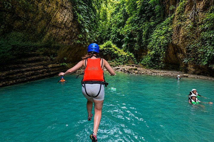 Cebu: Oslob Whale Shark Swimming & Kawasan Falls Canyoneering