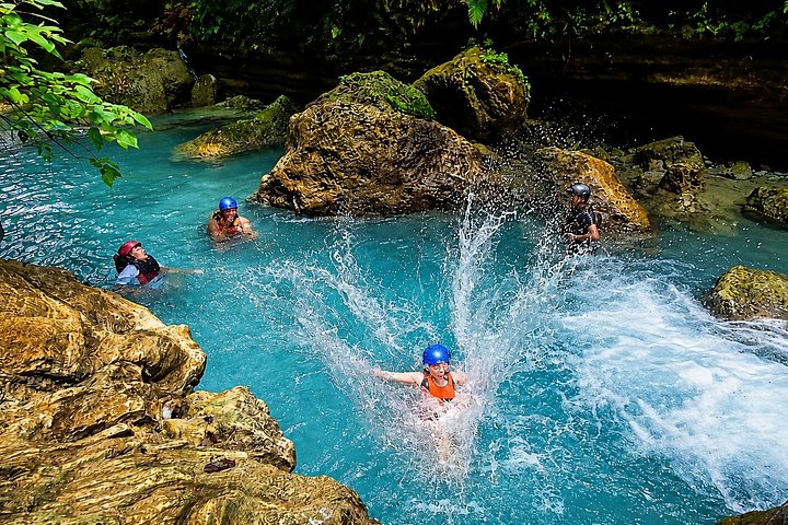 Cebu: Oslob Whale Shark Swimming & Kawasan Falls Canyoneering