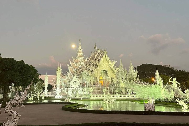 Customizable Private Day Tour of Chiang Rai Highlights