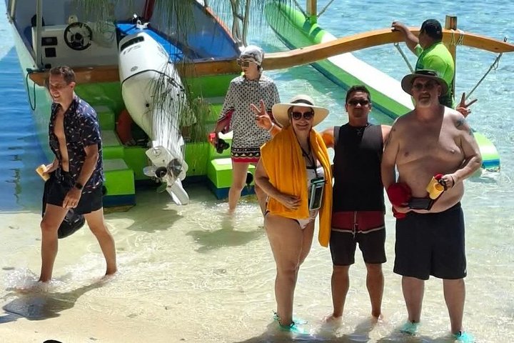 Activity/Excursion Lagoon Tour to Moorea by Canoe 6 hours