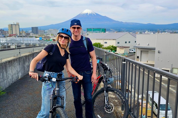 Mt. Fuji Private Guided E-Bike Tour : Fuji City
