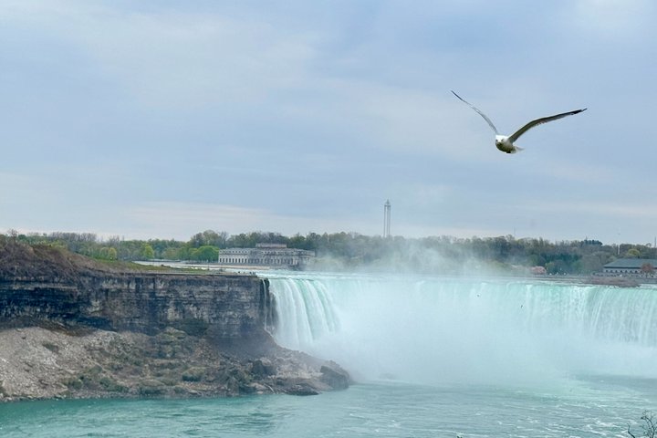 Private Taxi Transfer from Buffalo to Niagara Falls Canada