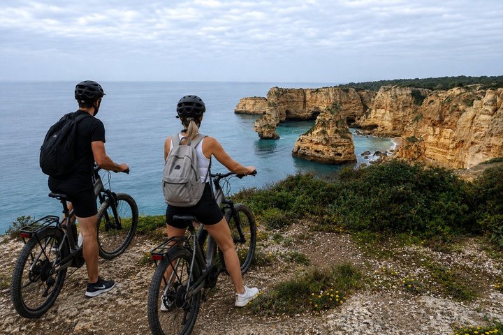 E-Bike Tour: Sete Vales Suspensos Trail (Marinha and Benagil)