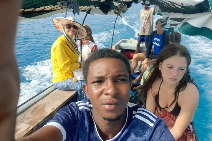 Mnemba Dolphins, Snorkeling & Nungwi Swim With Sea Turtles