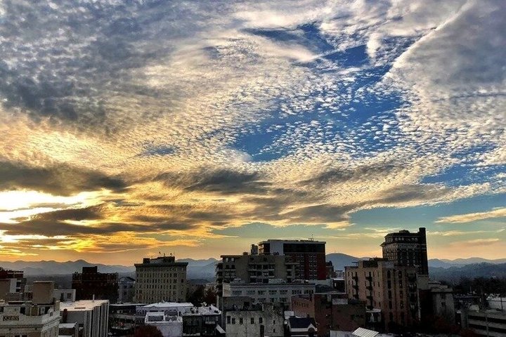 Asheville Rooftop Sunset Tour with Cocktails and Mountain Views