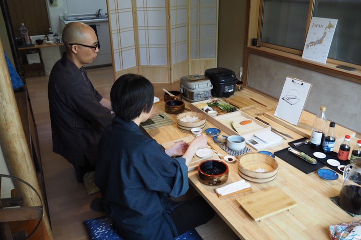 Private Sushi Class in Tokyo–6 Kinds, Cultural Story & Full Meal