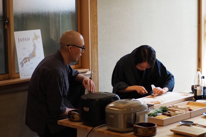 Private Sushi Class in Tokyo–6 Kinds, Cultural Story & Full Meal