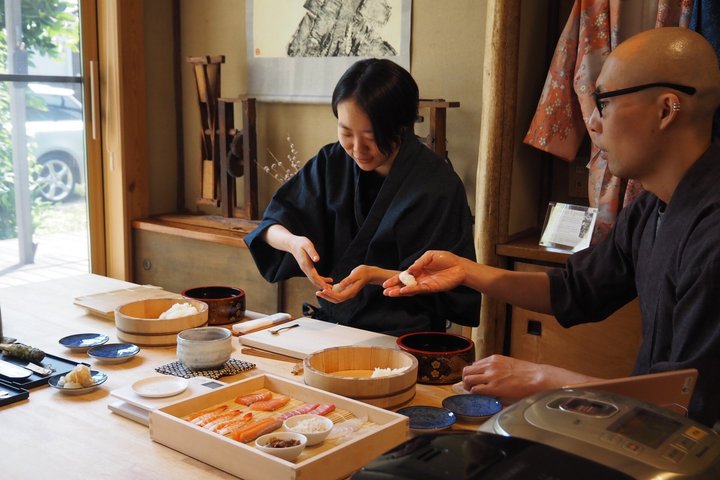 Private Sushi Class in Tokyo–6 Kinds, Cultural Story & Full Meal