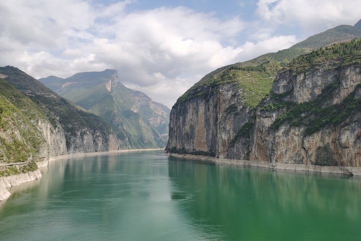 Yangtze River Deluxe Cruise 5D/4N from Yichang to Chongqing