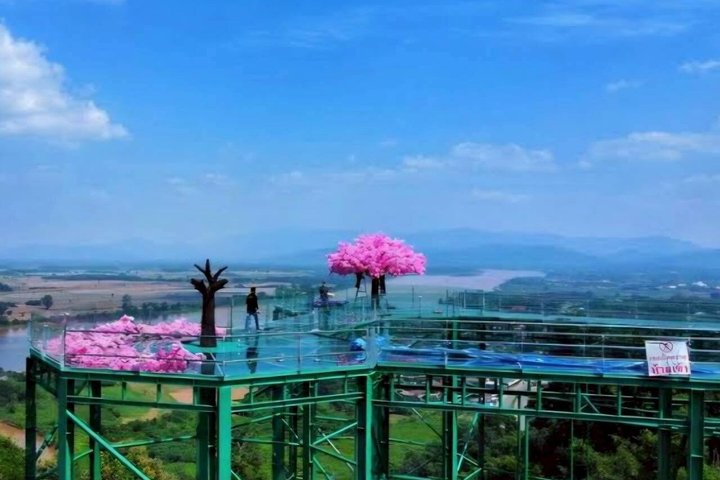 Customizable Private Day Tour of Chiang Rai Highlights