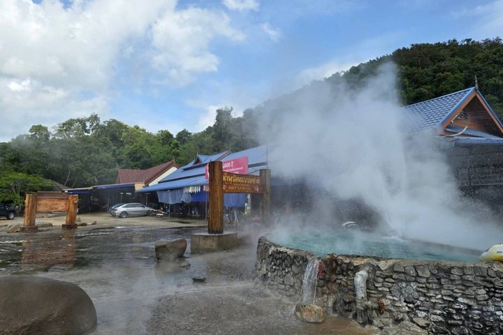 Chiang Rai to Chiang Mai Private Scenic Transfer Tour