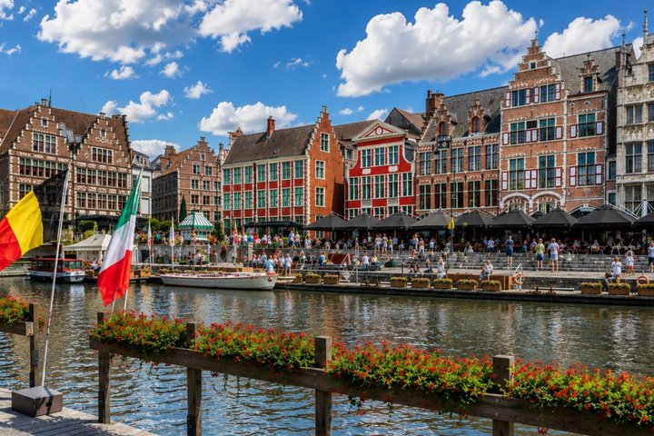Personalized Private Ghent Walking Tour with Local Guide