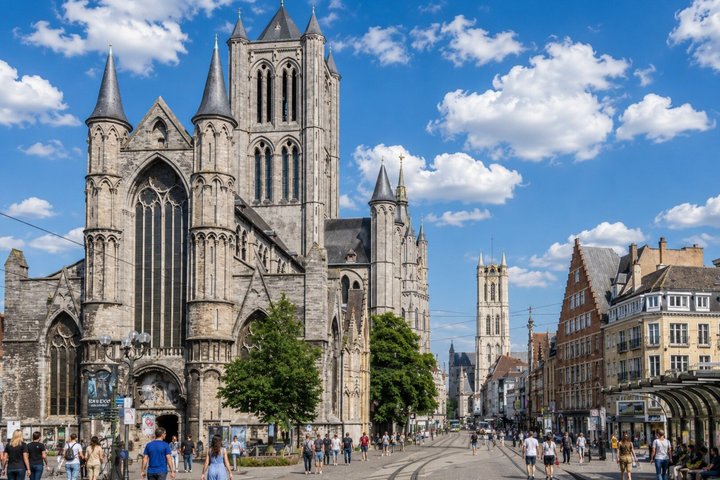 Personalized Private Ghent Walking Tour with Local Guide