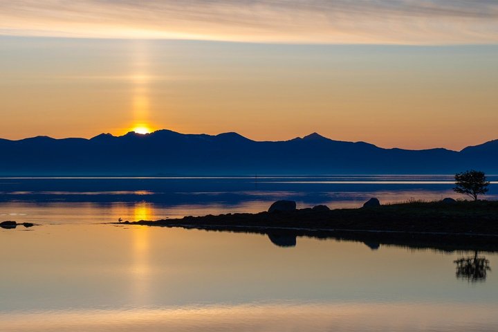 Midnight Light Tour from Henningsvær