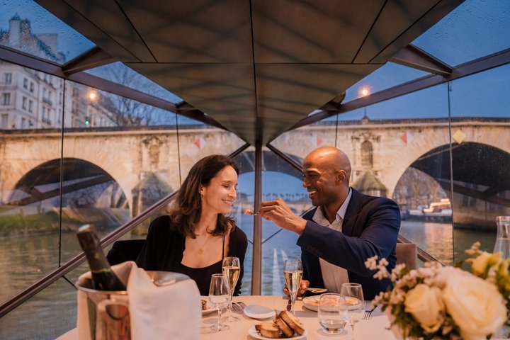 Bateaux Mouches® Dinner Cruise on the Seine River in Paris