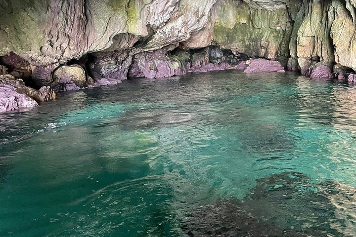 Syracuse Boat tour of the island of Ortigia and sea caves