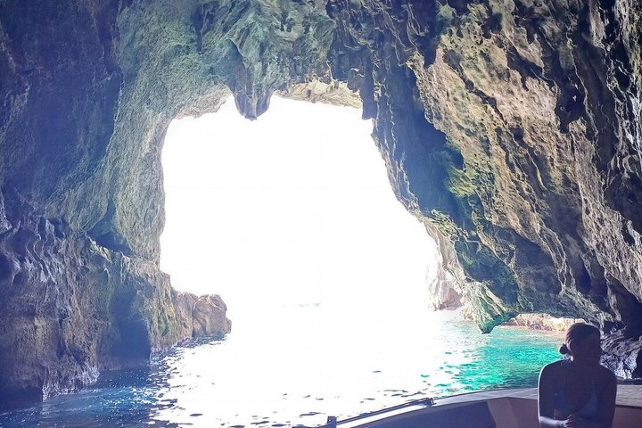 Syracuse Boat tour of the island of Ortigia and sea caves