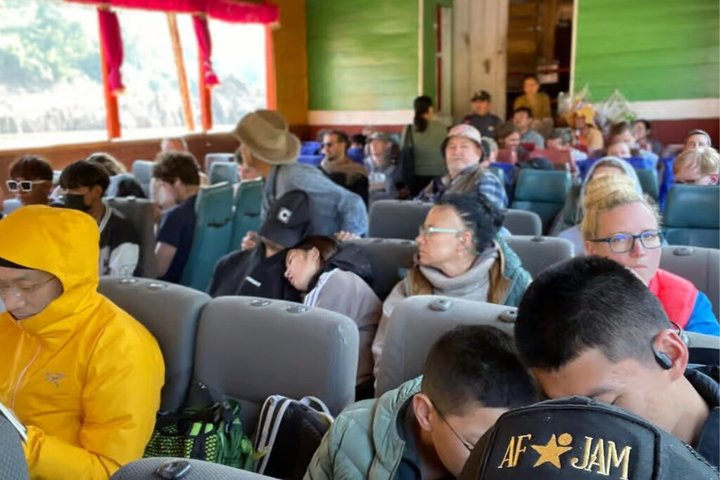 Chiang Rai: 2 Days 1 Night Slow Boat Transfer to Luang Prabang